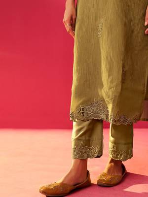 Women Ethnic Motifs Embroidered Kurta with Trousers & Dupatta 6
