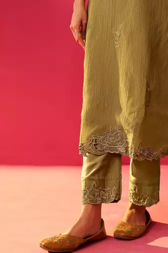 Women Ethnic Motifs Embroidered Kurta with Trousers & Dupatta