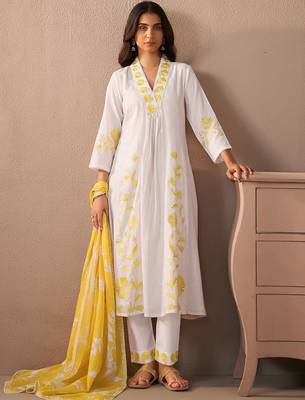 Floral Embroidered Thread Work Pure Cotton A-Line Kurta with Trouser & Dupatta 5