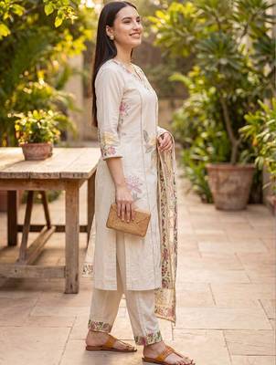 Women Floral Embroidered Regular Thread Work Kurta with Trousers & With Dupatta 6
