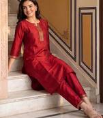 Women Regular Kurta with Trousers