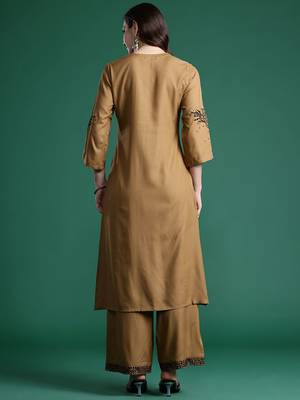 Embroidered Kurta with Trousers 6