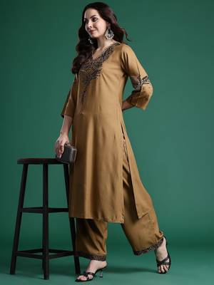 Embroidered Kurta with Trousers 7