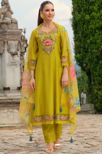 Women Embroidered Kurta with Trousers & Dupatta
