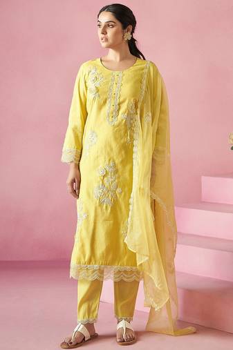 Women Floral Embroidered Kurta with Trousers & Dupatta