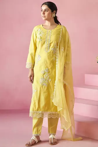 Women Floral Embroidered Kurta with Trousers & Dupatta