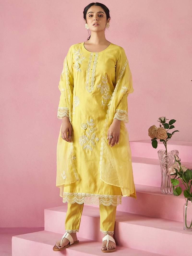 Women Floral Embroidered Kurta with Trousers & Dupatta