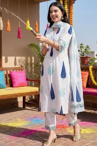 Women Ethnic Motifs Printed Pleated Pure Cotton Kurta with Trousers & With Dupatta