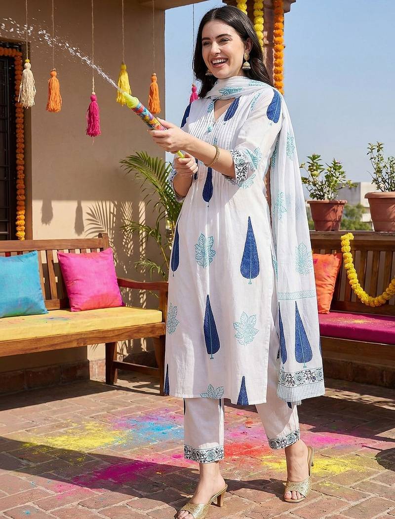 Women Ethnic Motifs Printed Pleated Pure Cotton Kurta with Trousers & With Dupatta