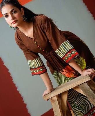 Women Printed Regular Pure Cotton Kurta with Trousers 2