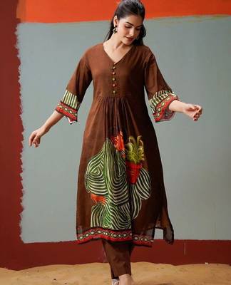 Women Printed Regular Pure Cotton Kurta with Trousers 7