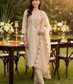 Women Floral Embroidered Regular Thread Work Liva Kurta with Trousers & With Dupatta