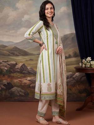Women Floral Printed Regular Thread Work Cotton Kurta With Trouser & Dupatta 2