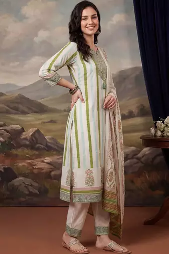 Women Floral Printed Regular Thread Work Cotton Kurta With Trouser & Dupatta