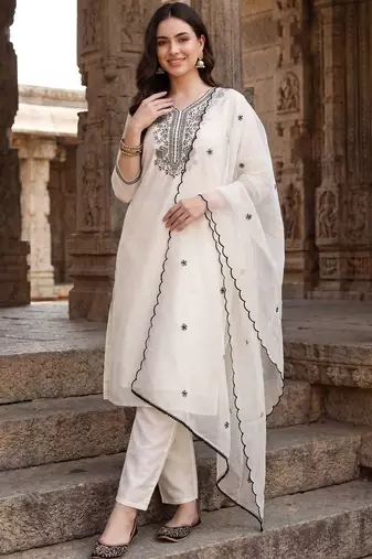 Ethnic Motifs Embroidered Thread Work Kurta with Trousers & With Dupatta