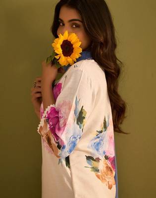Floral Printed Beads and Stones Linen Straight Kurta with Trouser & Dupatta 7