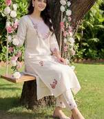 Women Floral Embroidered Regular Thread Work Kurta with Trousers