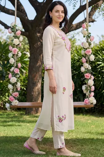 Women Floral Embroidered Regular Thread Work Kurta with Trousers