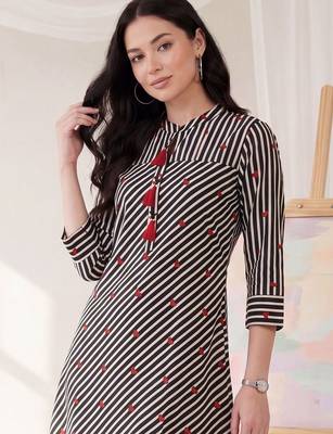 Women Printed Regular Pure Cotton Kurta with Trousers 2