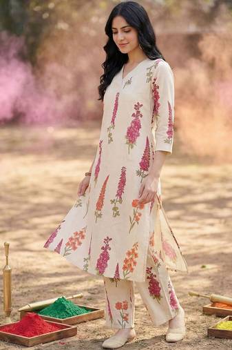 Women Floral Printed Regular Pure Cotton Kurta with Trousers