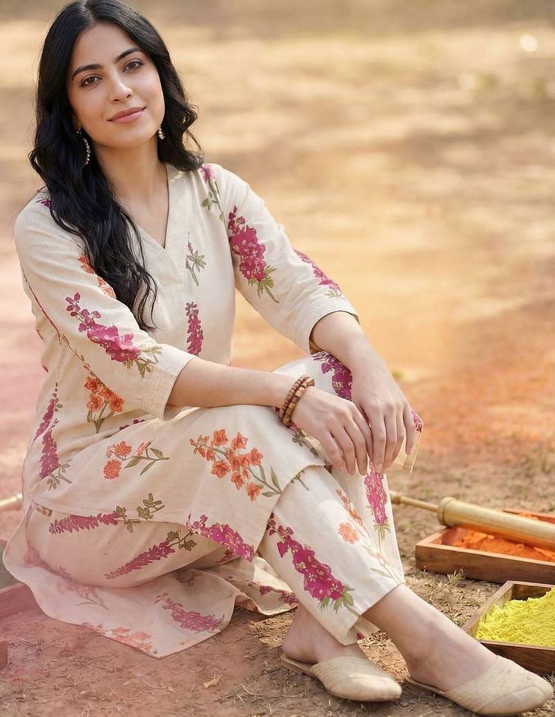 Women Floral Printed Regular Pure Cotton Kurta with Trousers
