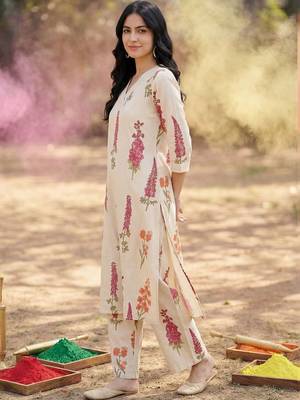 Women Floral Printed Regular Pure Cotton Kurta with Trousers 6