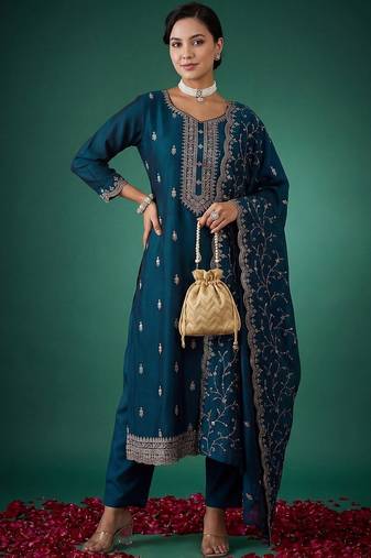 Women Ethnic Motifs Embroidered Regular Thread Work Kurta with Trousers & With Dupatta