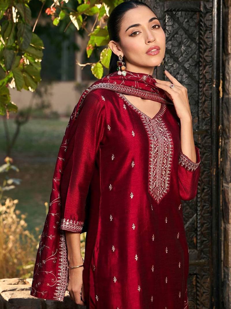 Women Ethnic Motifs Embroidered Regular Thread Work Kurta With Trouser & Dupatta
