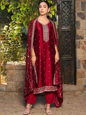 Women Ethnic Motifs Embroidered Regular Thread Work Kurta With Trouser & Dupatta 3