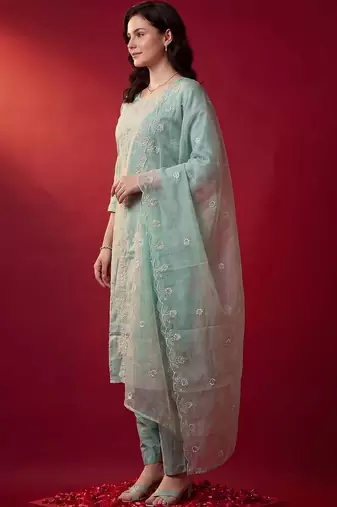 Women Ethnic Motifs Embroidered Regular Thread Work Kurta with Trousers & With Dupatta