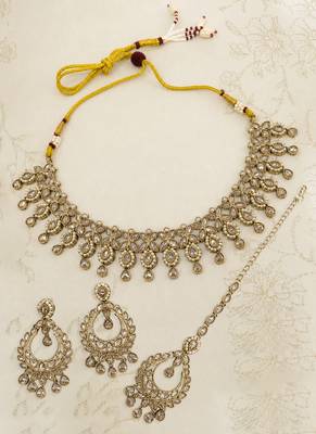 Modern flower and oval shape antique gold plated choker jewellery set for women 2