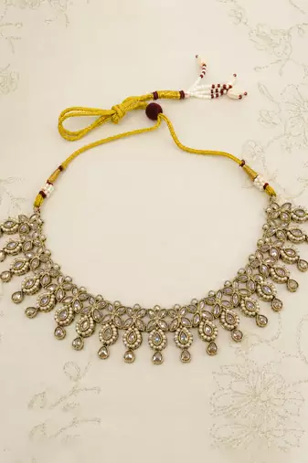 Modern flower and oval shape antique gold plated choker jewellery set for women
