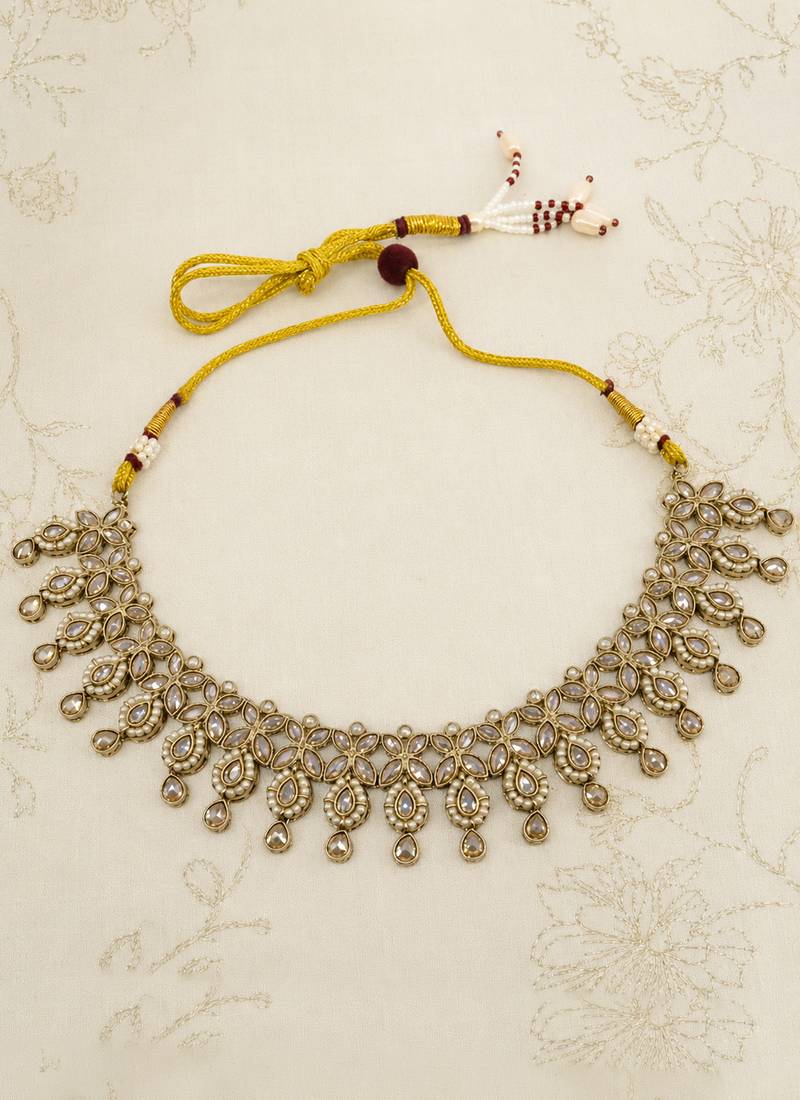 Modern flower and oval shape antique gold plated choker jewellery set for women