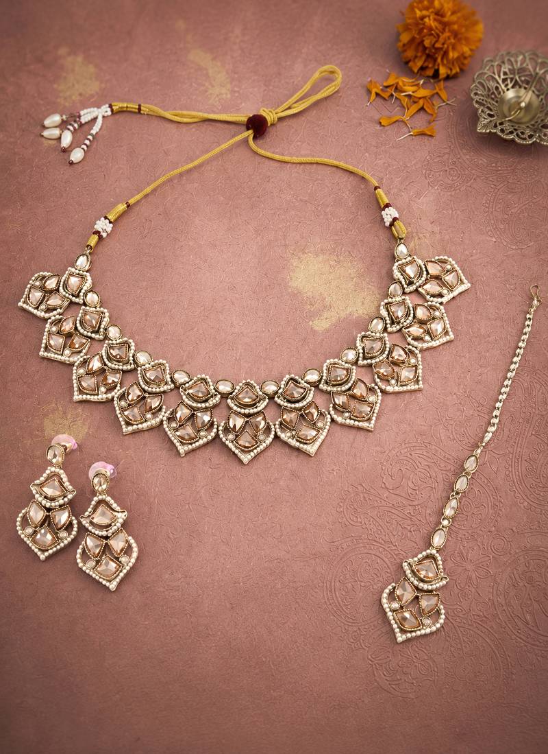 Graceful triangle and heart shape antique gold plated choker jewellery set for women