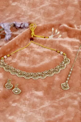 Lavish triangle shape pearl antique gold plated choker jewellery set for women