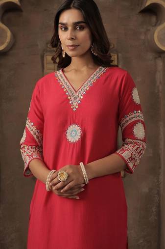 Floral Embroidered V-Neck Thread Work Straight Kurta With Trousers