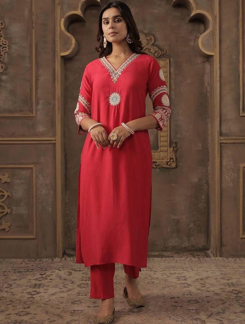 Floral Embroidered V-Neck Thread Work Straight Kurta With Trousers