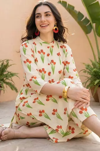 Women Floral Printed Regular Pure Cotton Kurta with Trousers