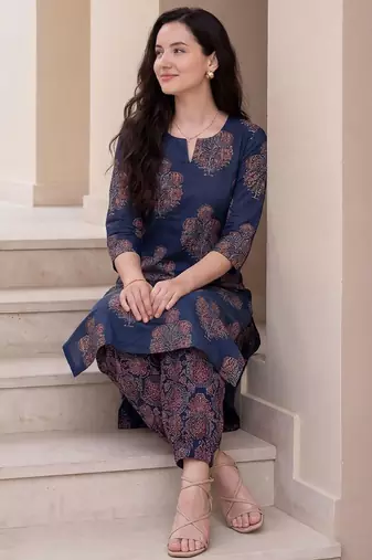 Women Floral Printed Regular Pure Cotton Kurta with Salwar
