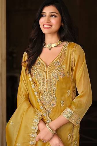 Women Ethnic Motifs Embroidered Regular Thread Work Kurta with Trousers & With Dupatta