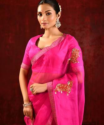 Magenta pink embroidered organza saree set 4