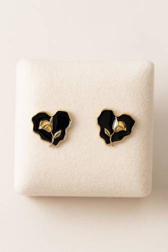 Elegant heart-shaped flower stud earrings for women