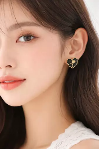 Elegant heart-shaped flower stud earrings for women