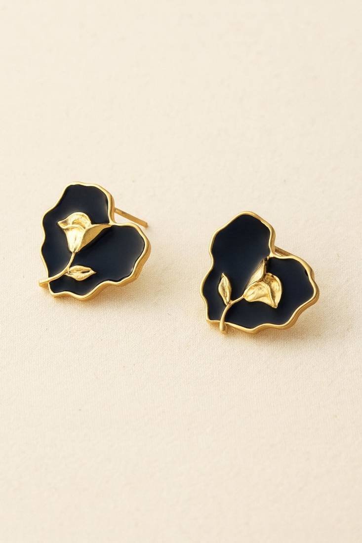 Elegant heart-shaped flower stud earrings for women