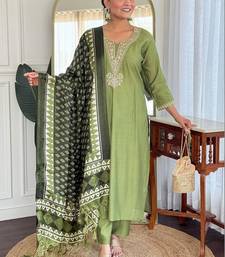 Ethnic Motifs Embroidered Regular Sequinned Kurta with Trousers & With Dupatta