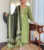 Ethnic Motifs Embroidered Regular Sequinned Kurta with Trousers & With Dupatta