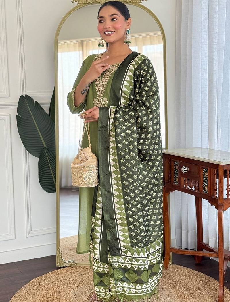 Ethnic Motifs Embroidered Regular Sequinned Kurta with Trousers & With Dupatta