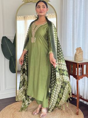 Ethnic Motifs Embroidered Regular Sequinned Kurta with Trousers & With Dupatta 6