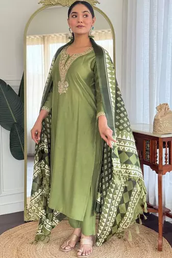 Ethnic Motifs Embroidered Regular Sequinned Kurta with Trousers & With Dupatta