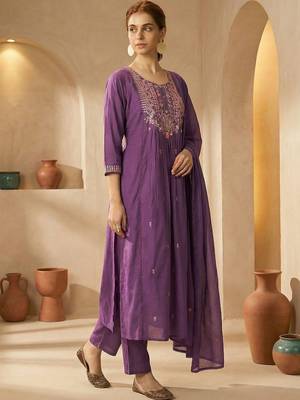 Floral Embroidered Panelled Thread Work Cotton Kurta with Trousers & With Dupatta 2